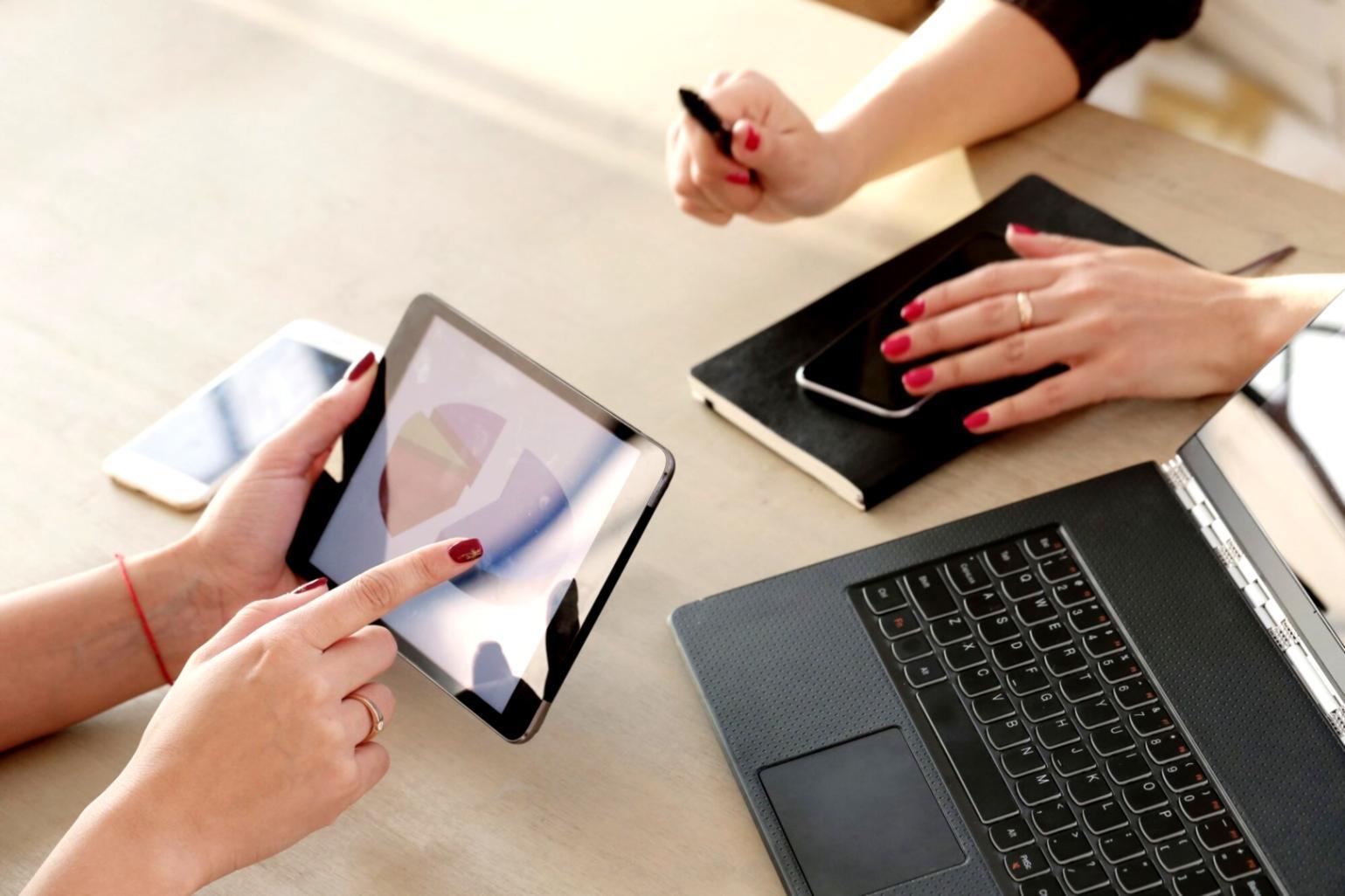 Technical SEO workspace showing analysis tools and optimization metrics